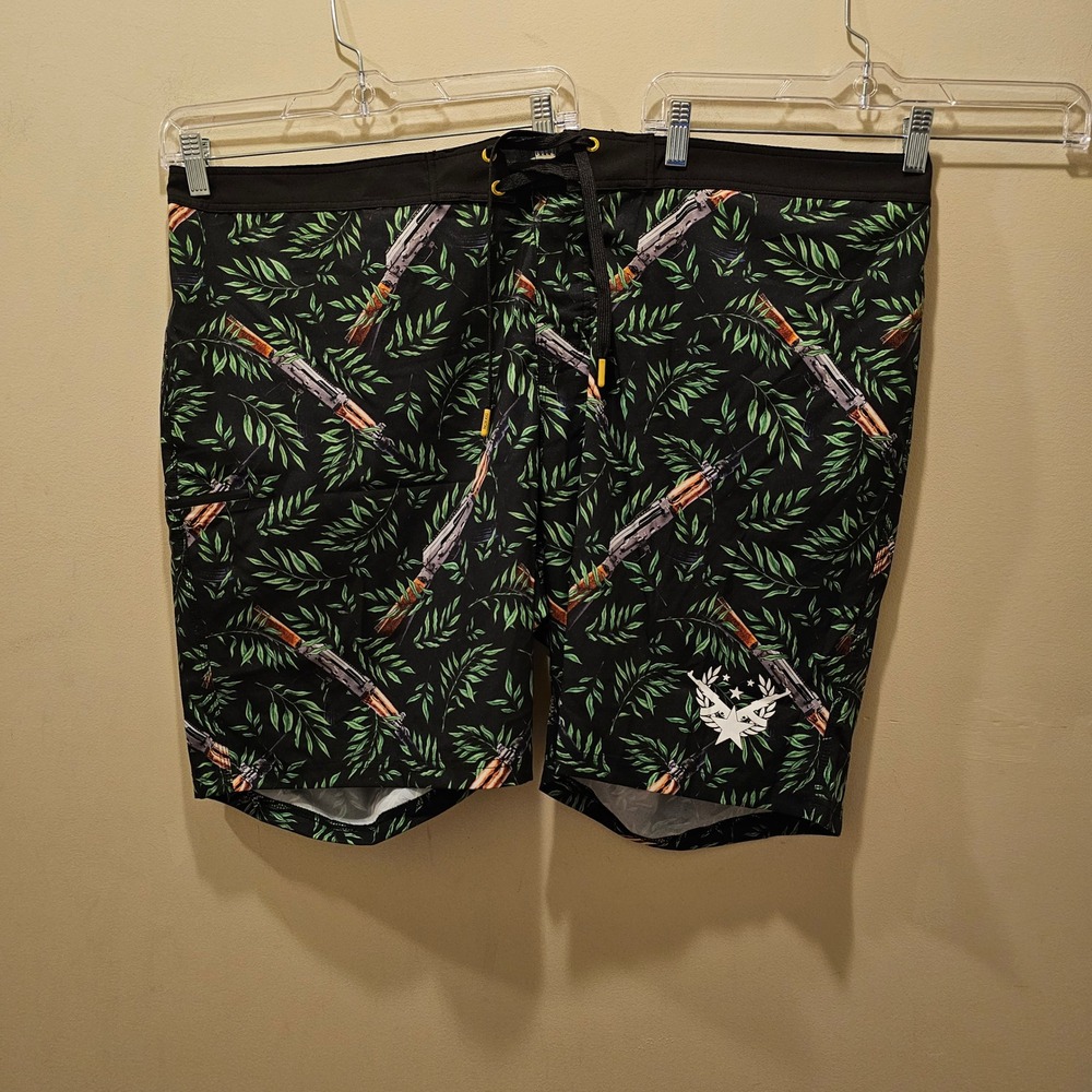 Dixxon Tropic Thunder Board Shorts Mens 48 Black Green Rifle Swim Trunks